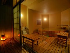 甲府の夜景を独占する温泉　11種類のお風呂　ホテル神の湯温泉