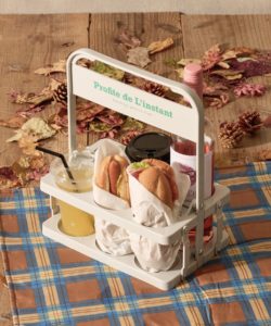 飲み物と一緒に、身軽なおでかけ