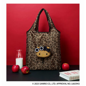 しゅっとかわいい。旅先でも、毎日にもうれしい“日焼けキティ”バッグ