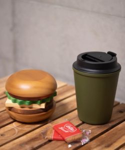 重ねて楽しい、置いてほっこり。おうち時間にちいさなハンバーガー